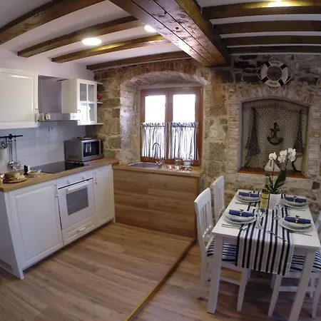 Porta Aurea Apartment *